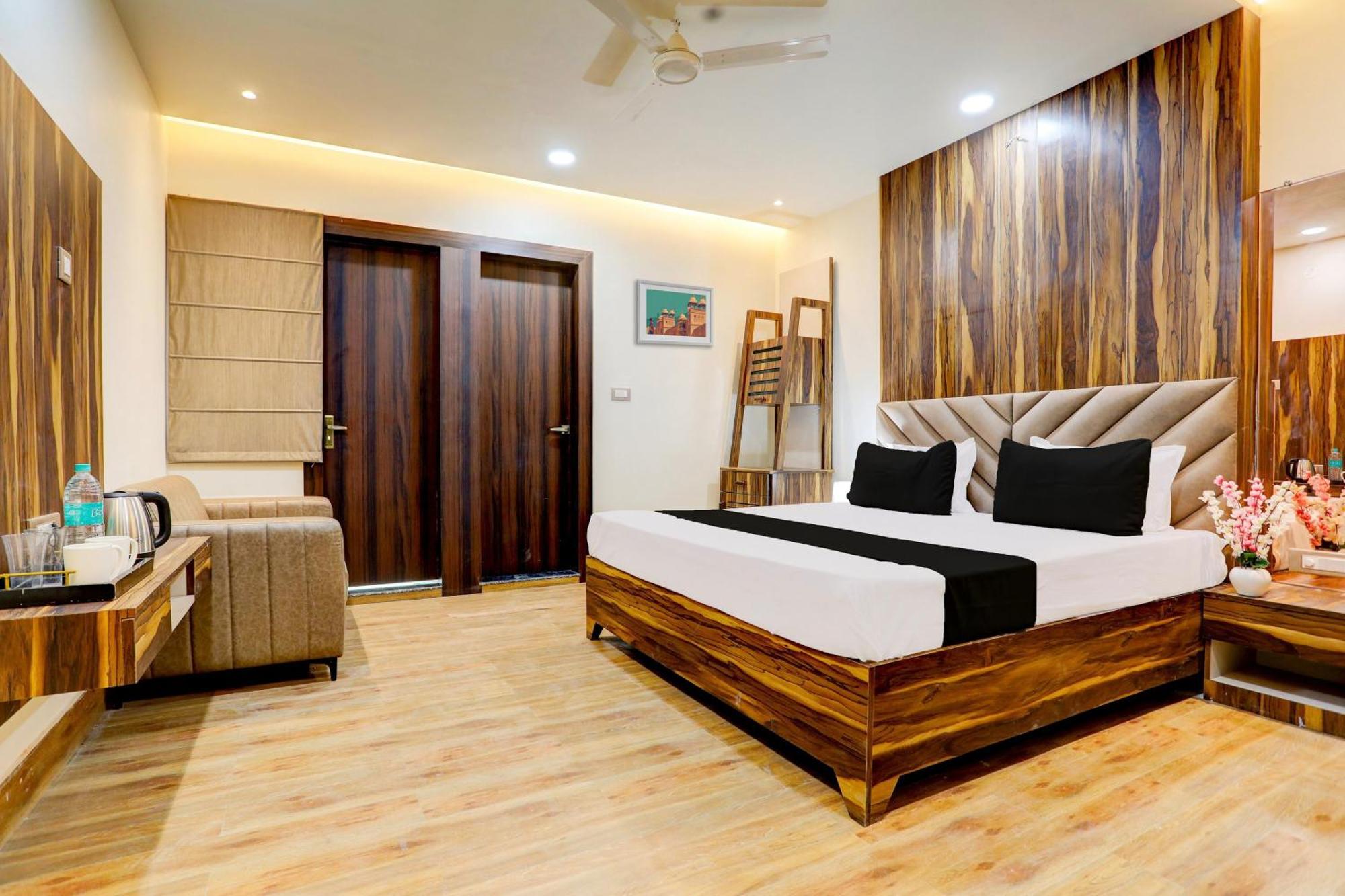 Hotel O Krishna Greens Kánpur Kültér fotó